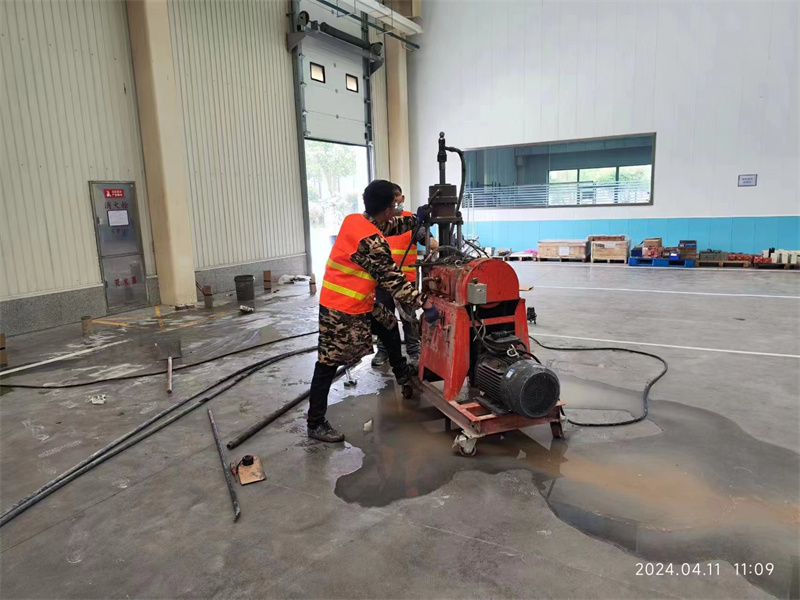 谷城厂房地面下沉塌陷注浆加固施工